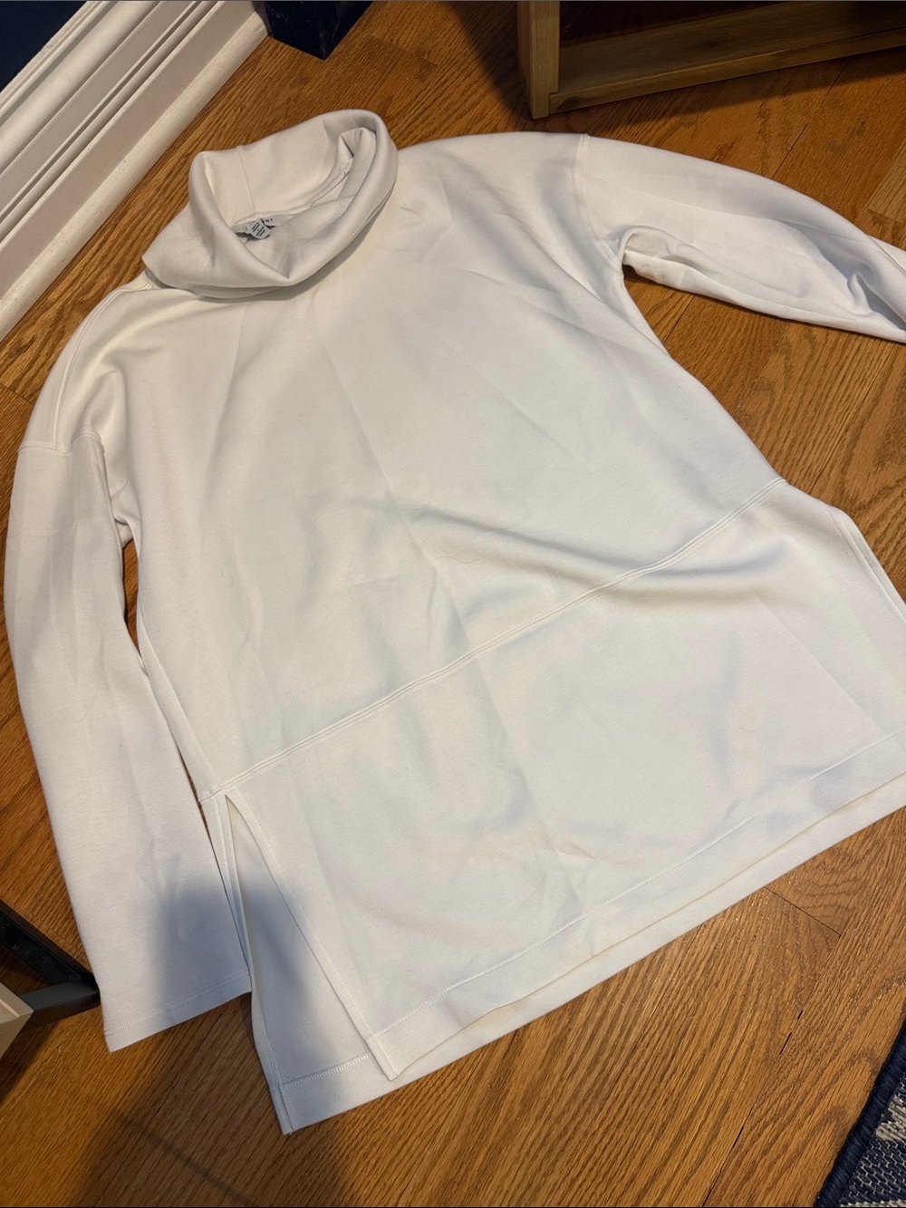 SPANX Women’s White Turtleneck Sweatshirt